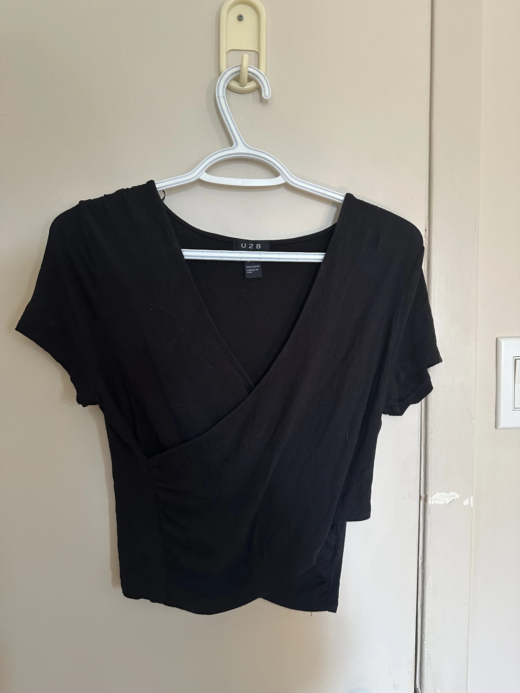 Chandail cache-coeur noir Urban planet seconde main