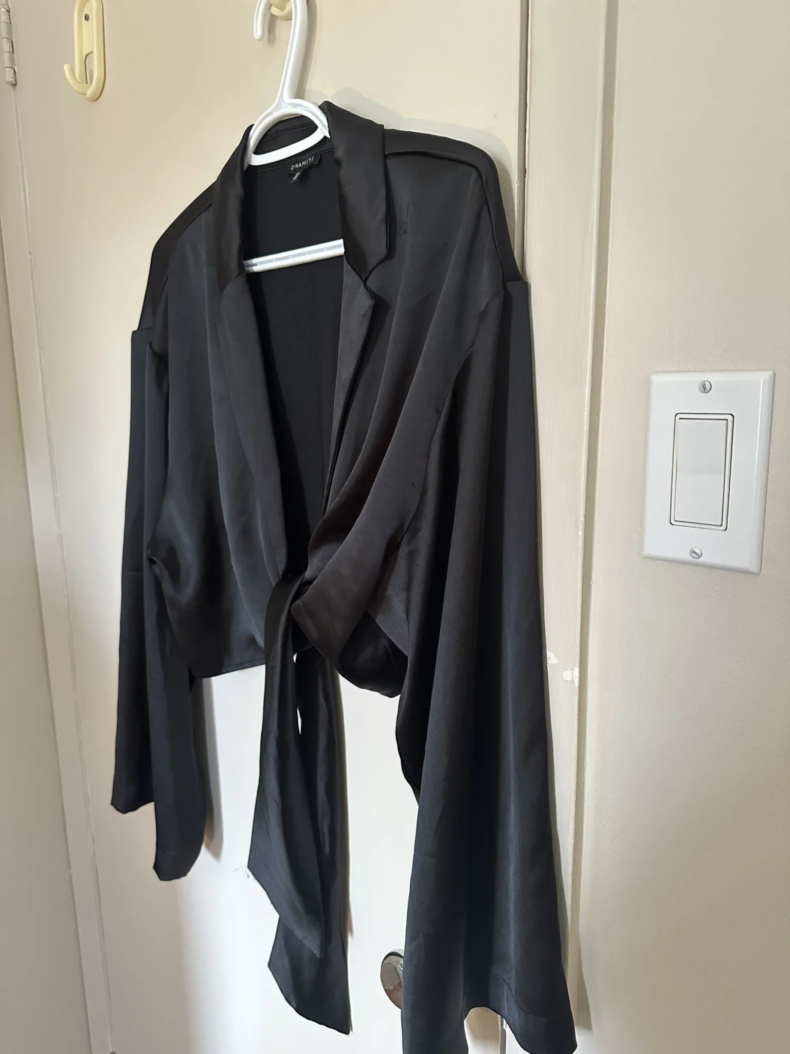 Image for A lovely cropped blouse with a front fastening