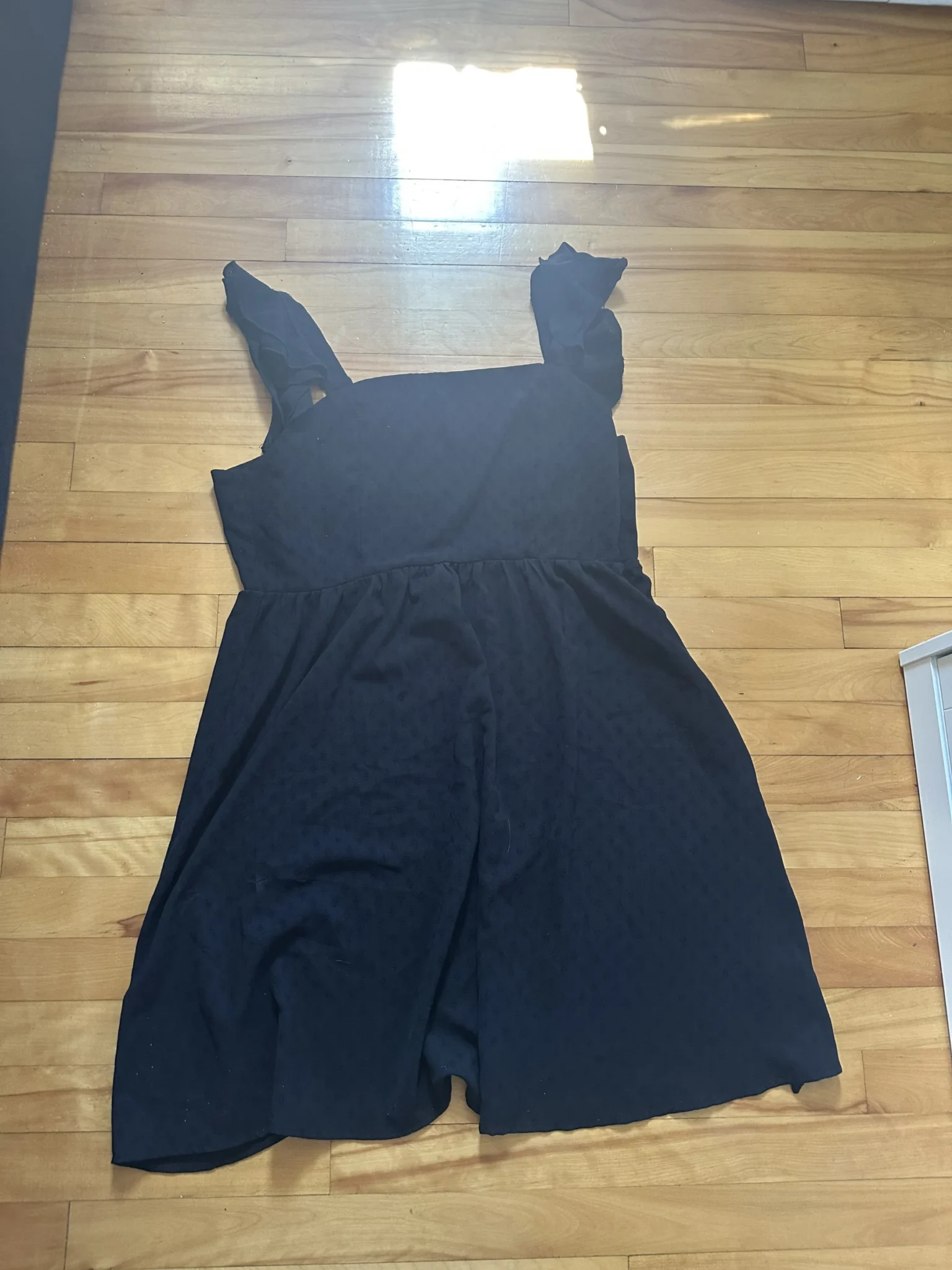 Featured image for Ribbed strap with ruffle