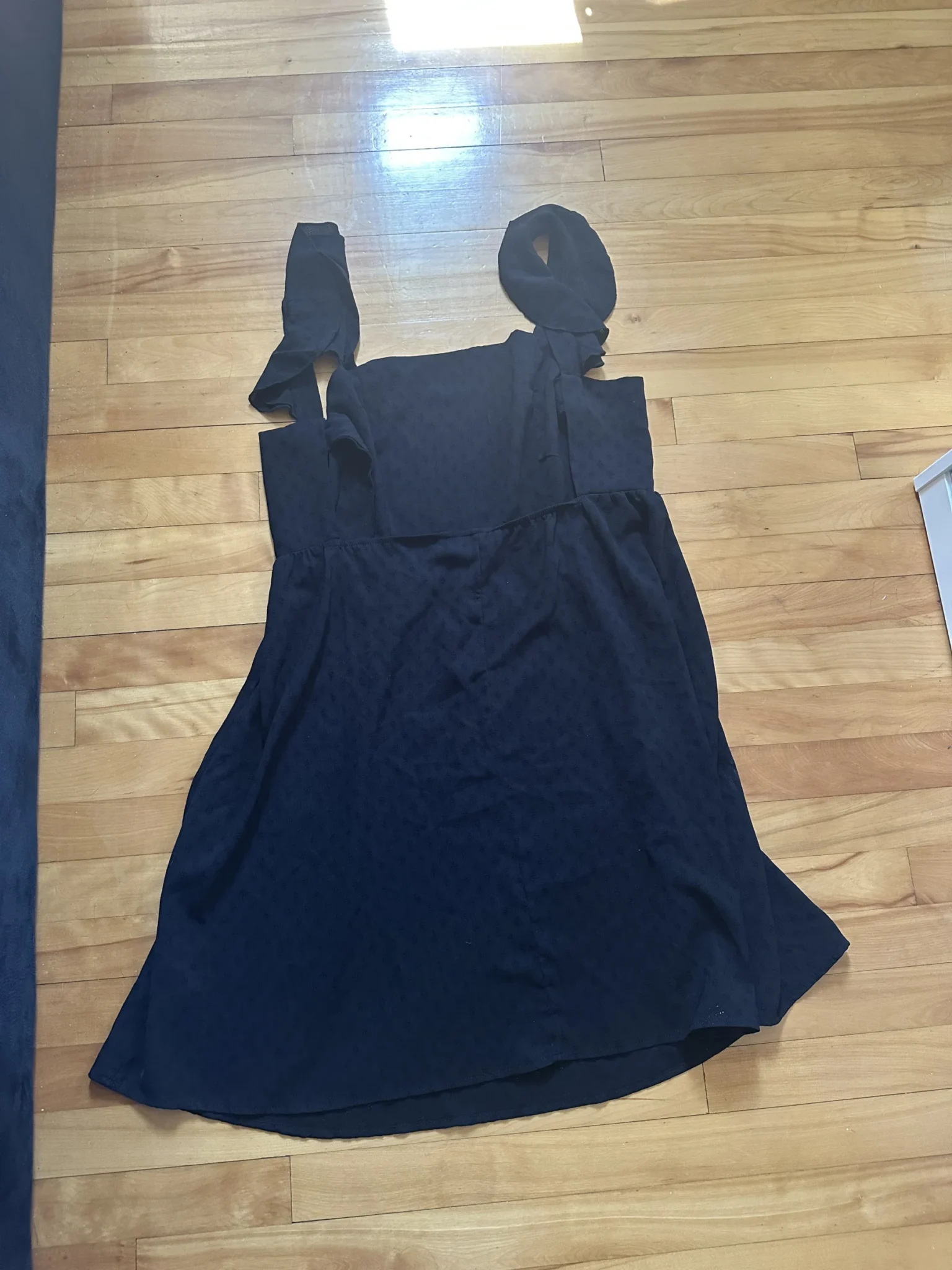 Image for Ribbed strap with ruffle