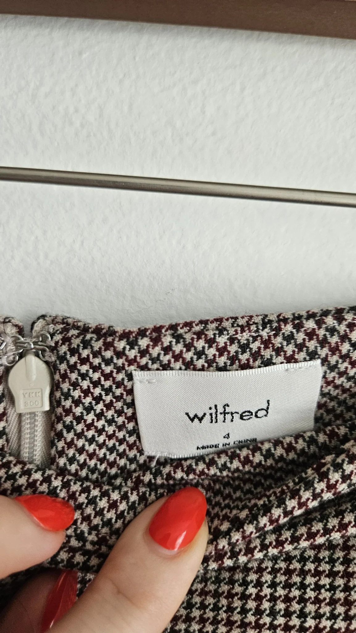 Image for 🌷Classic mini-skirt – Aritzia