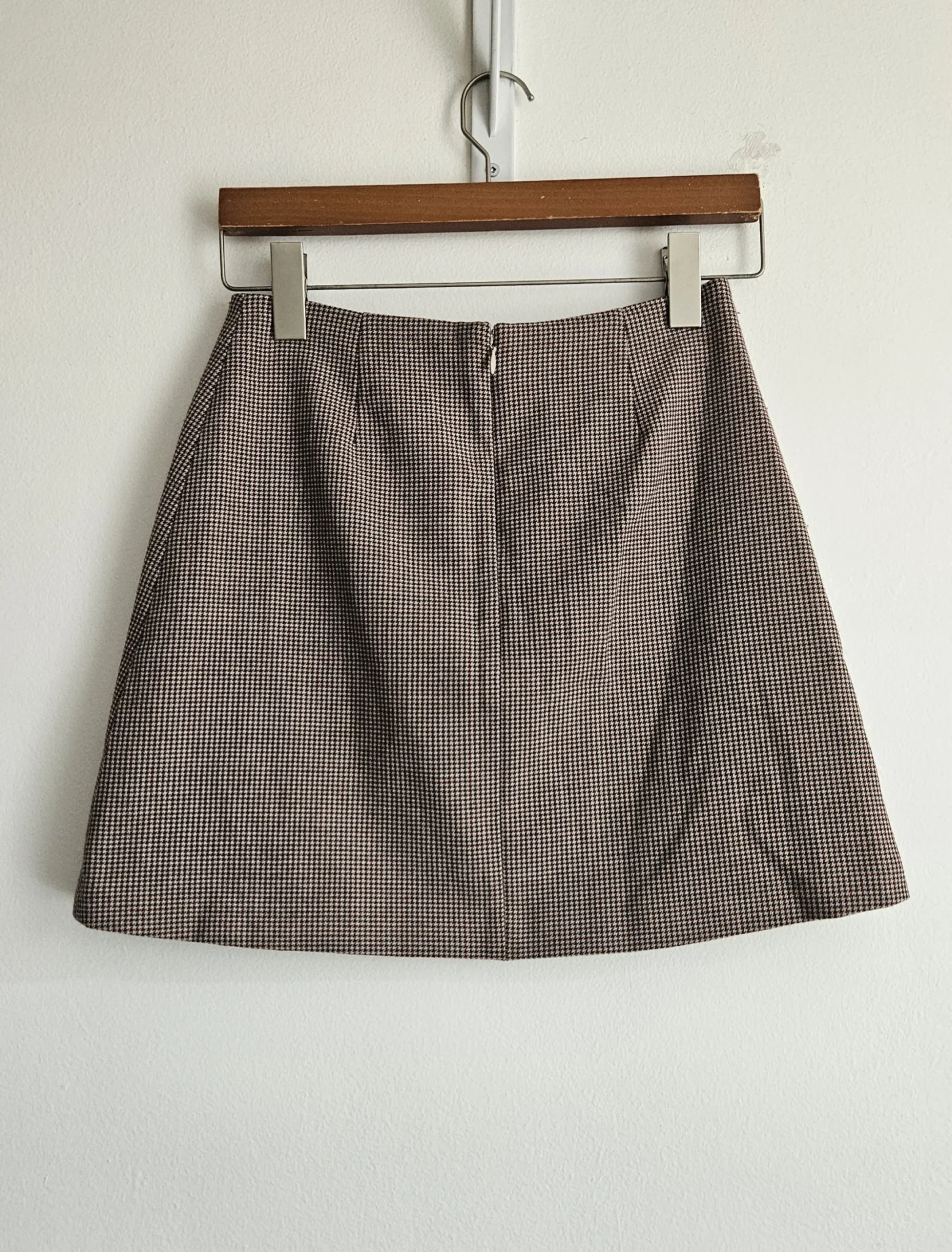 Image for 🌷Classic mini-skirt – Aritzia