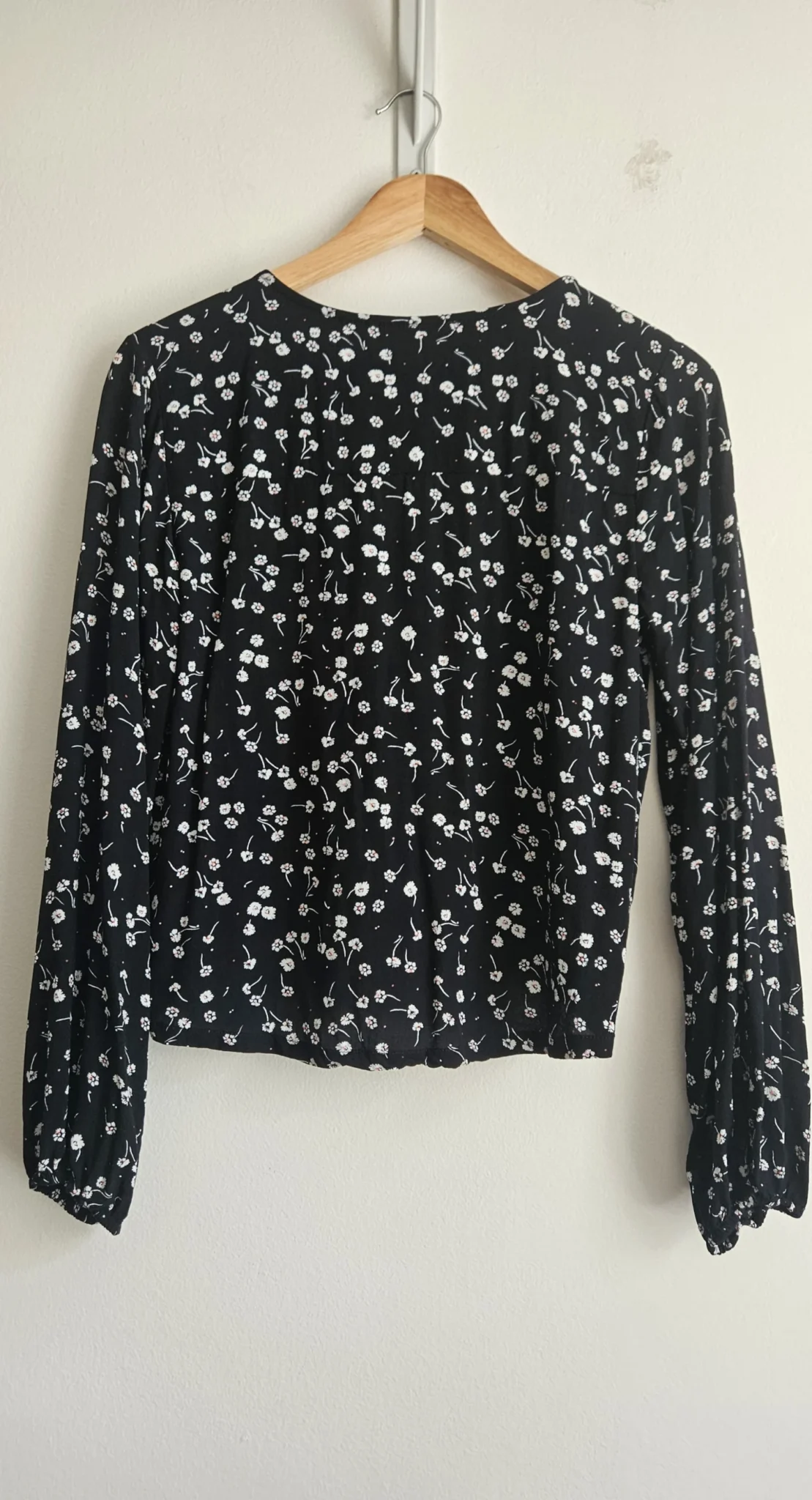Image for 🌷Wrap-around blouse – Sanctuary