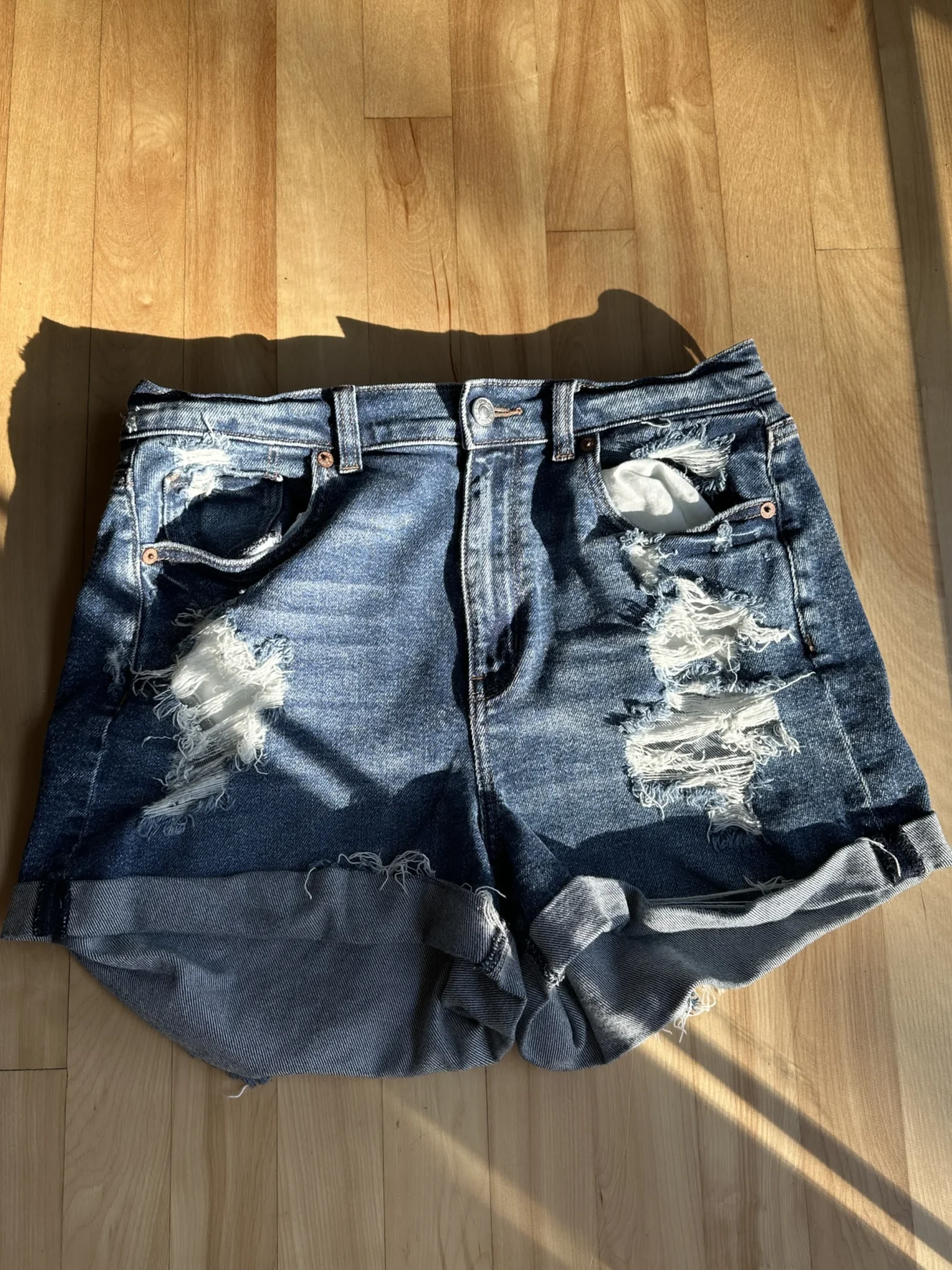 Featured image for American Eagle shorts