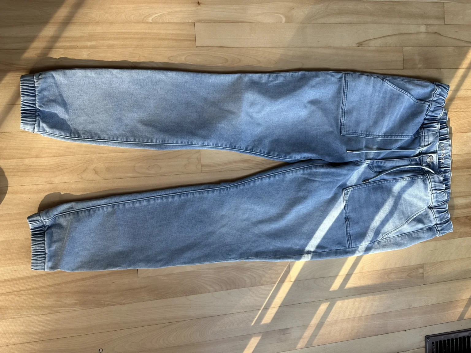 Featured image for American Eagle Trousers