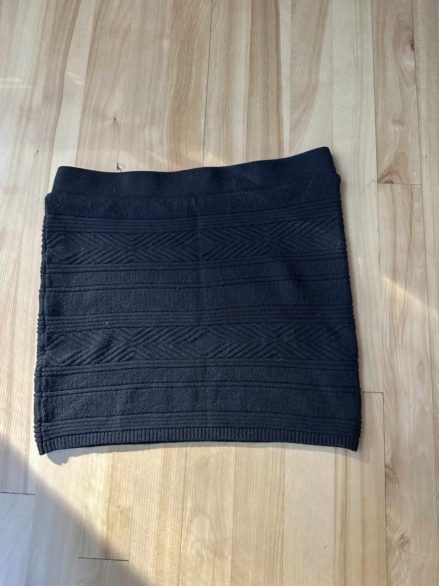 Featured image for Short skirt with ‘Aztec’ detailing