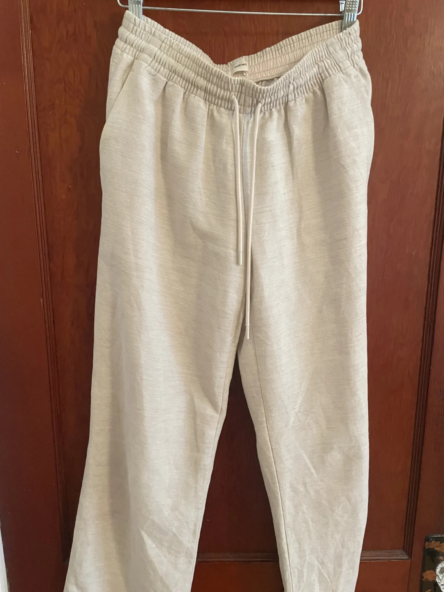 Featured image for Aritzia | pantalons en lin beige