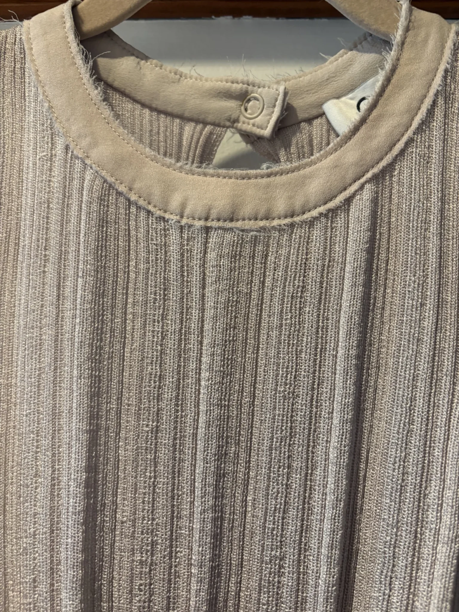 Image for COS — Cream-coloured pleated camisole — US size 6