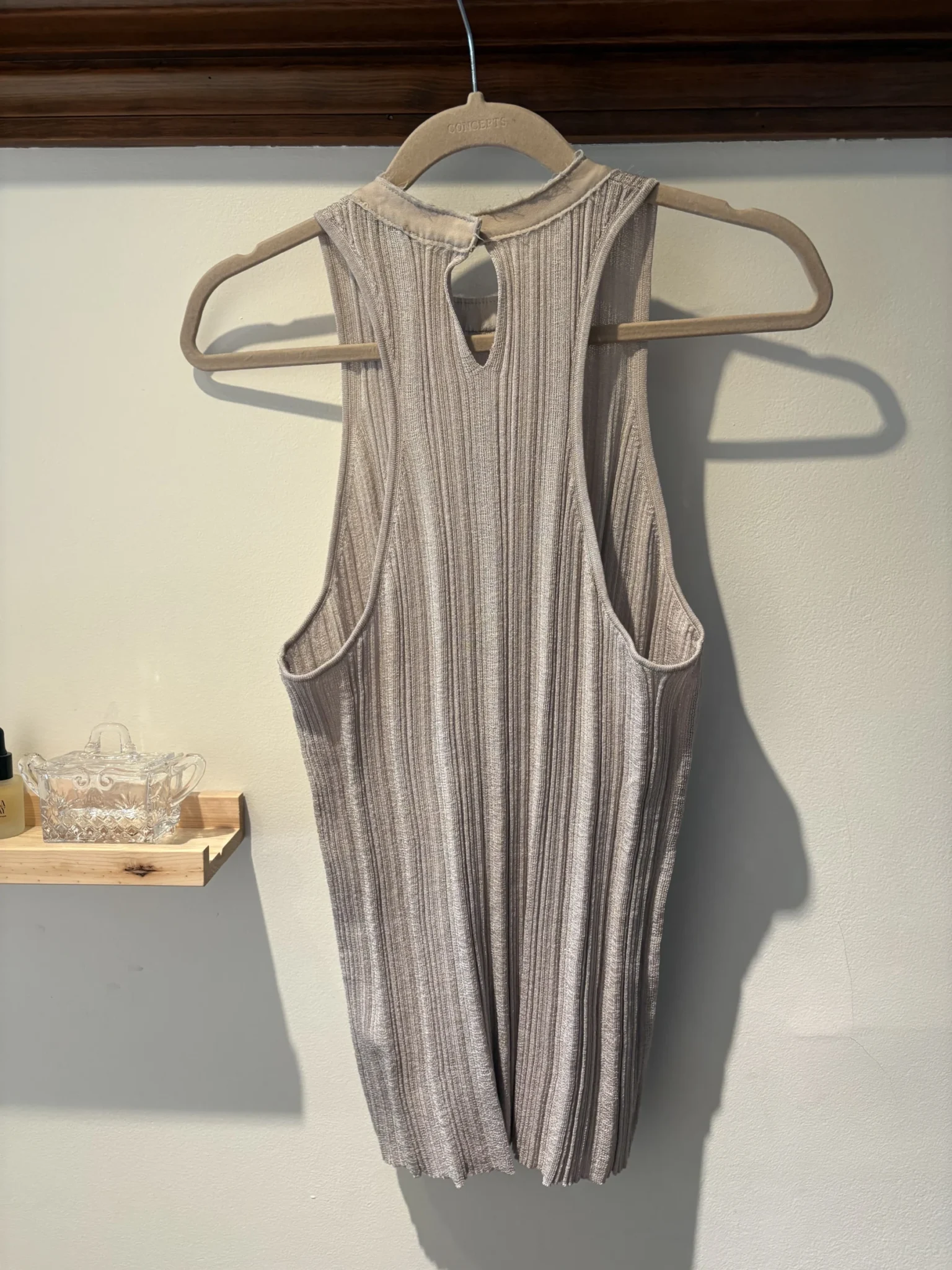 Image for COS — Cream-coloured pleated camisole — US size 6