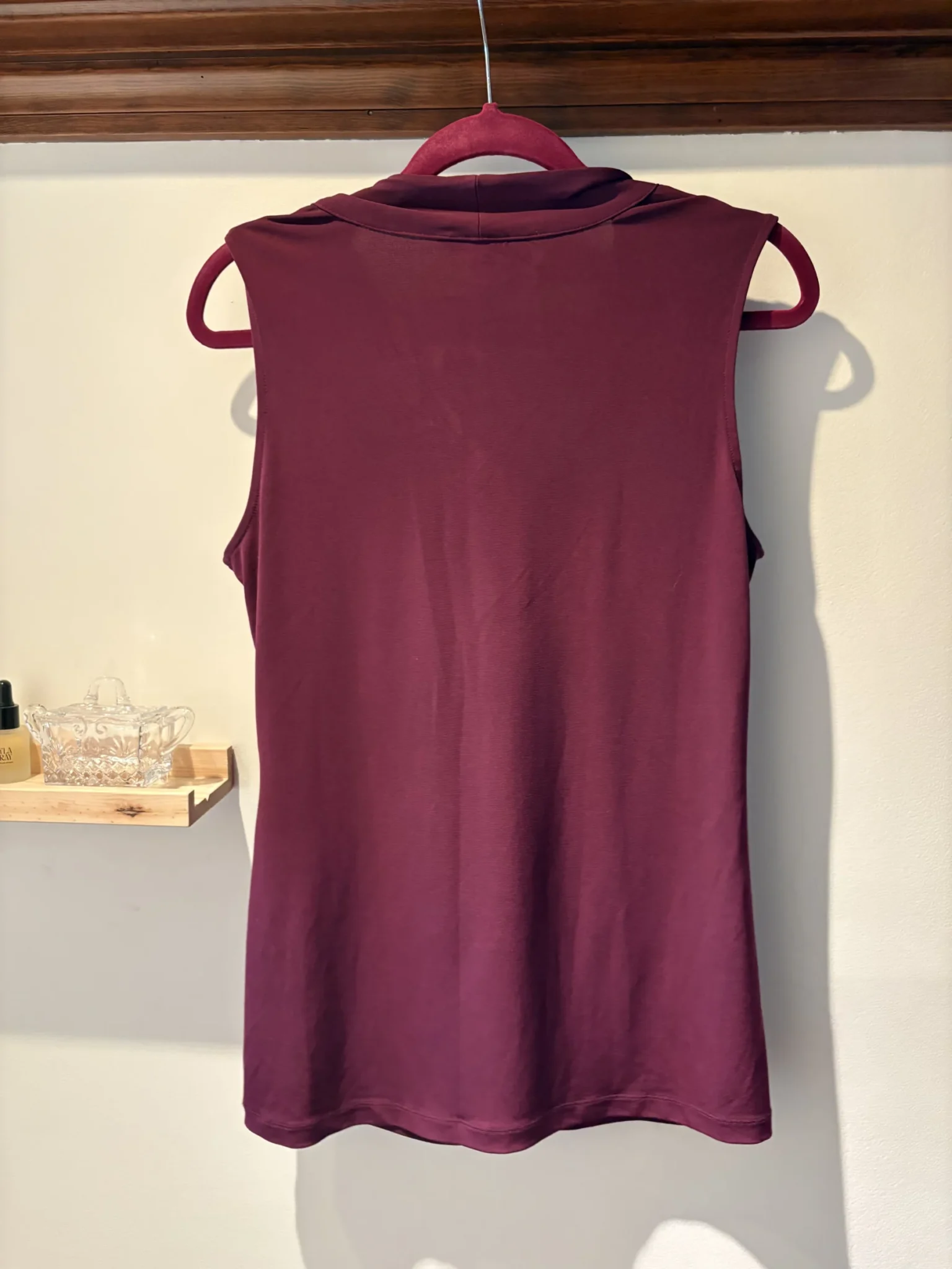Image for Banana Republic — Burgundy sleeveless top with a tied neckline — M