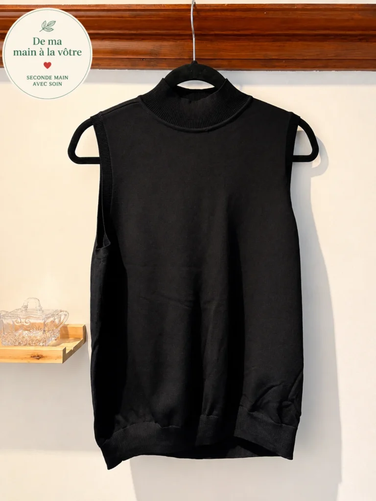 Featured image for Tristan — Black sleeveless top with a high neck — XL