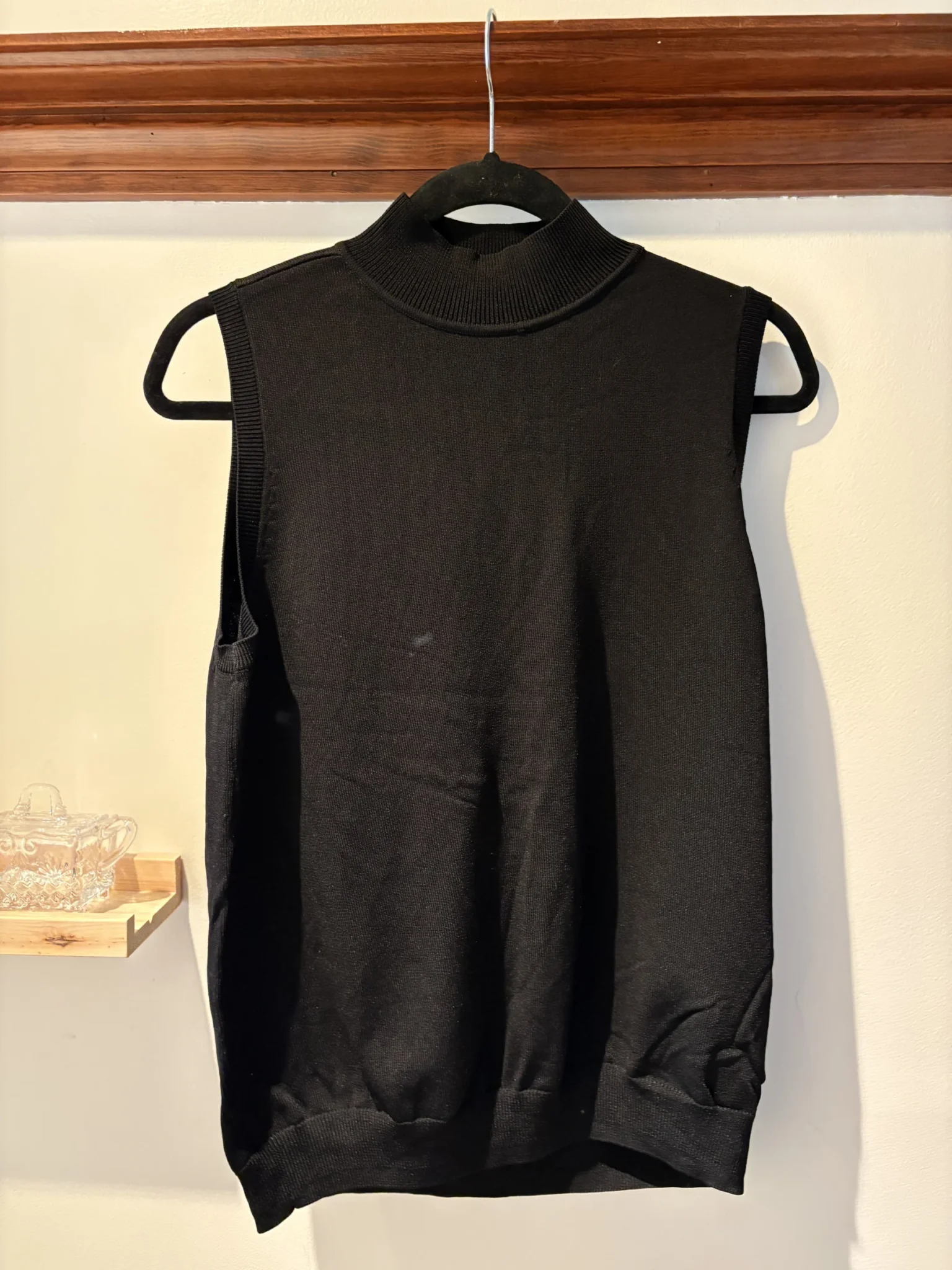 Image for Tristan — Black sleeveless top with a high neck — XL