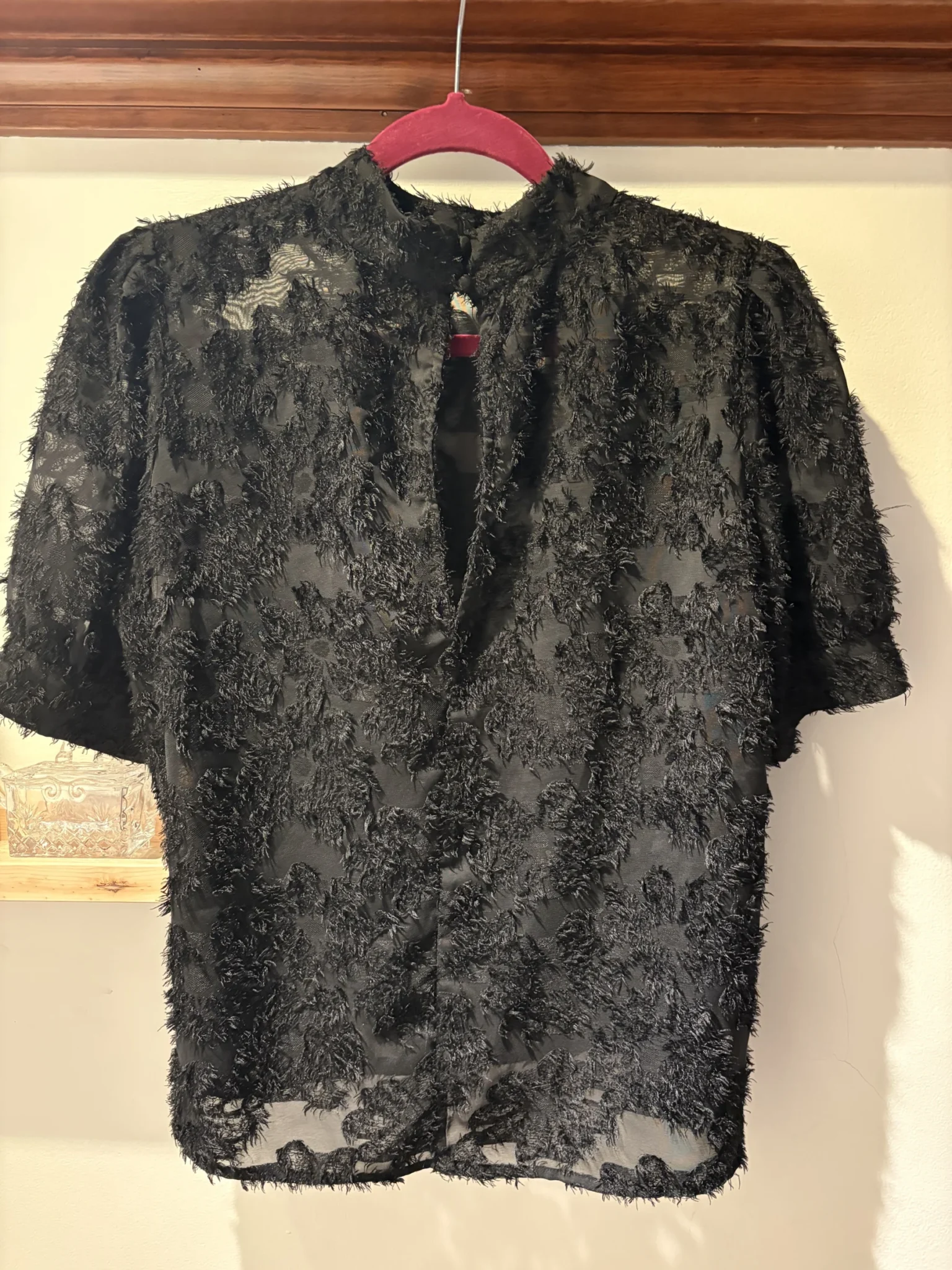 Image for Icon — Black sheer jumper with embossed pattern — L