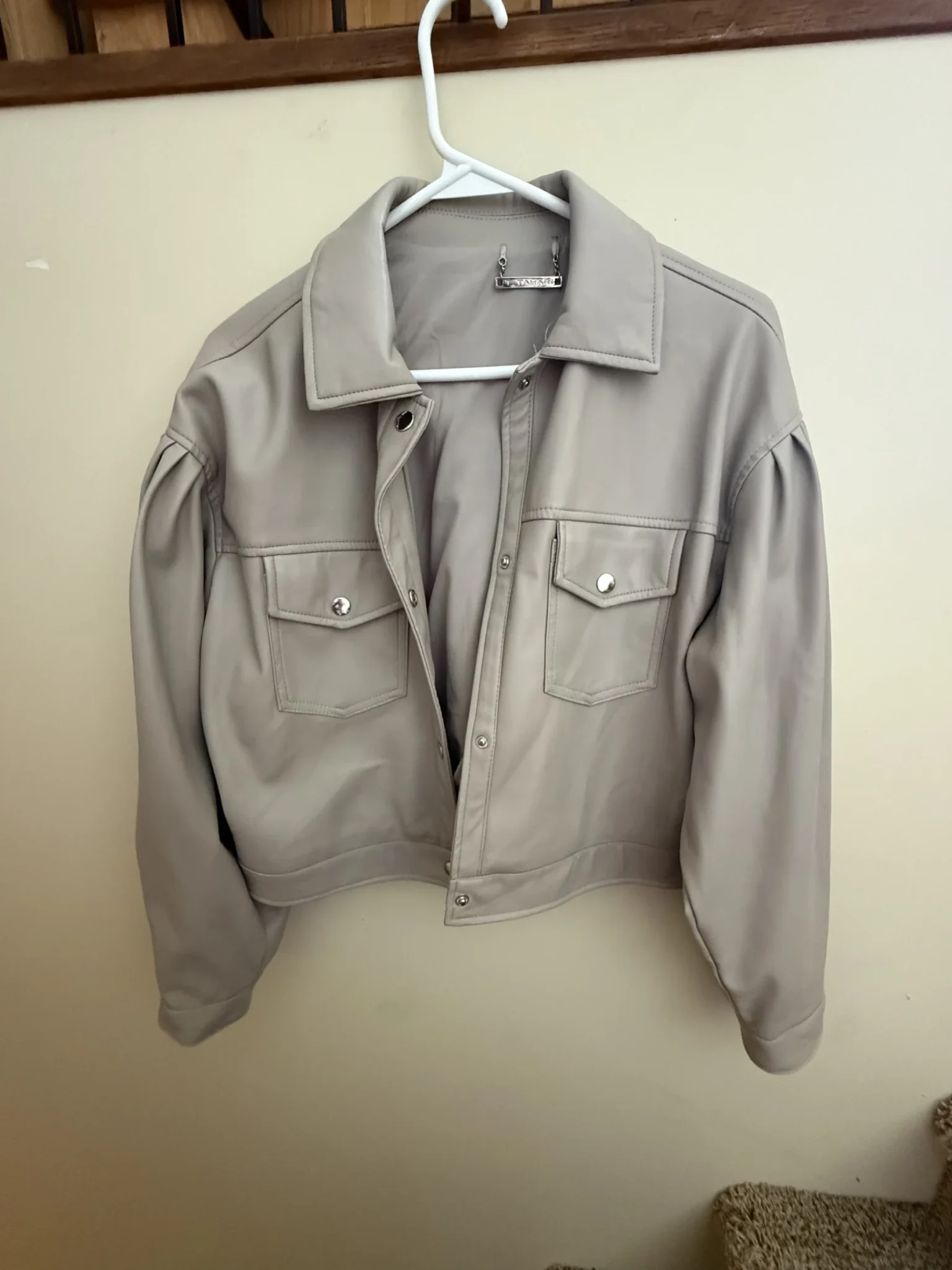 Featured image for Veste en cuir