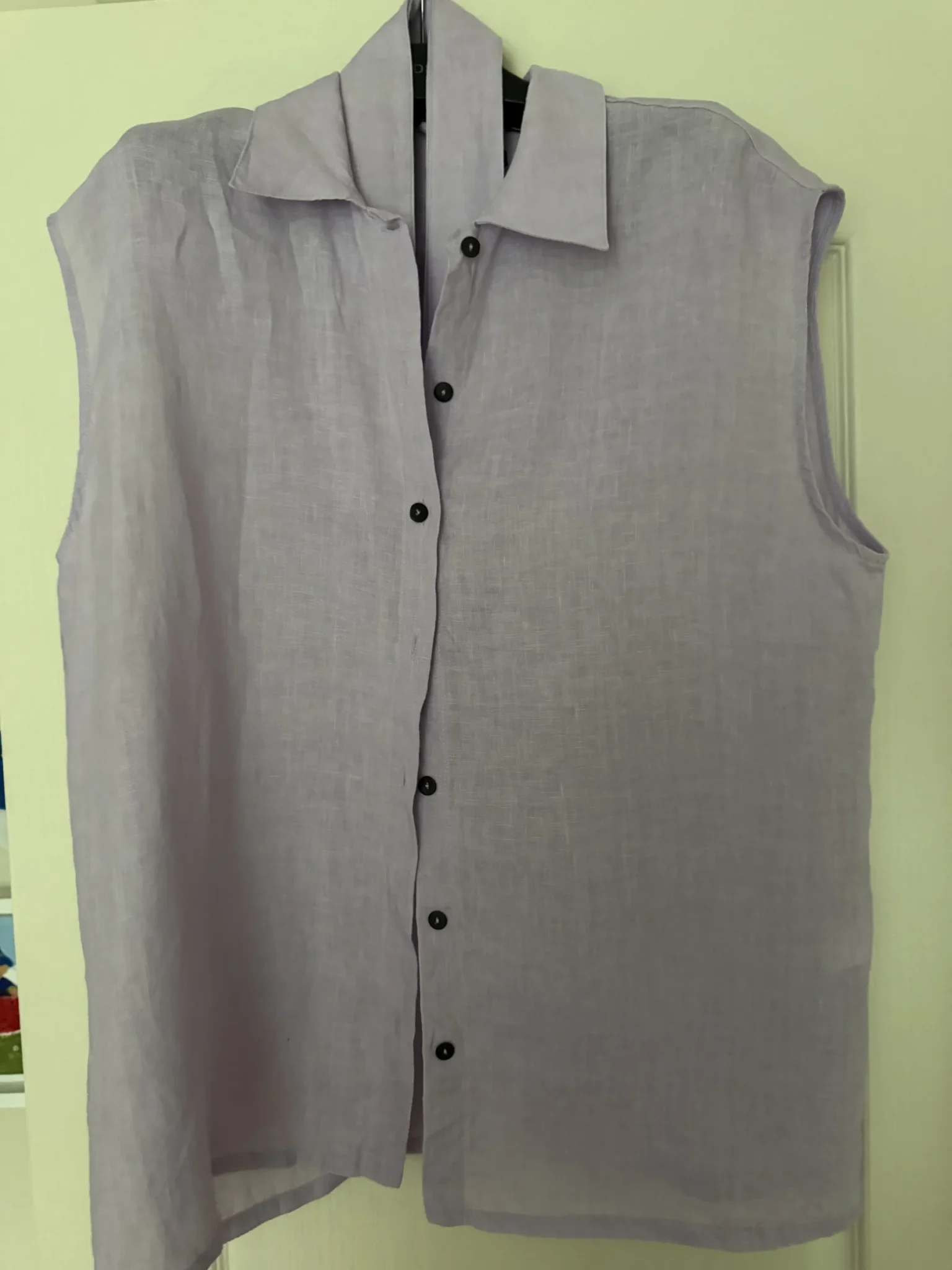 Featured image for Haut sans manche en lin lilas avec ganse assortie