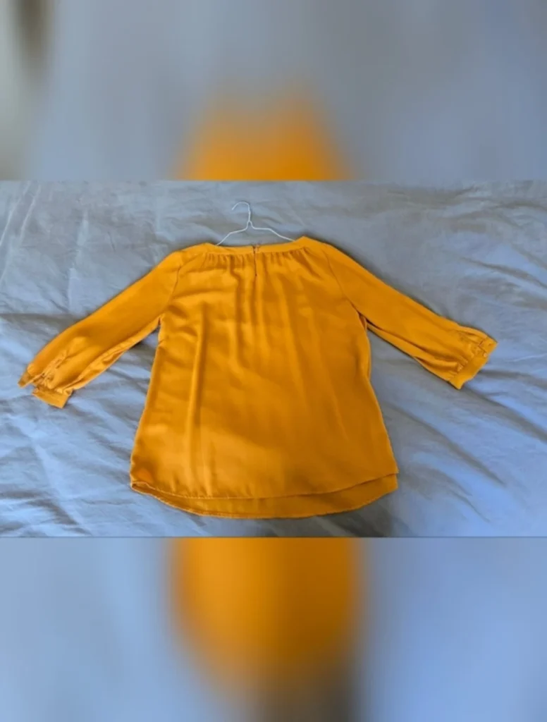 Featured image for Blouse jaune