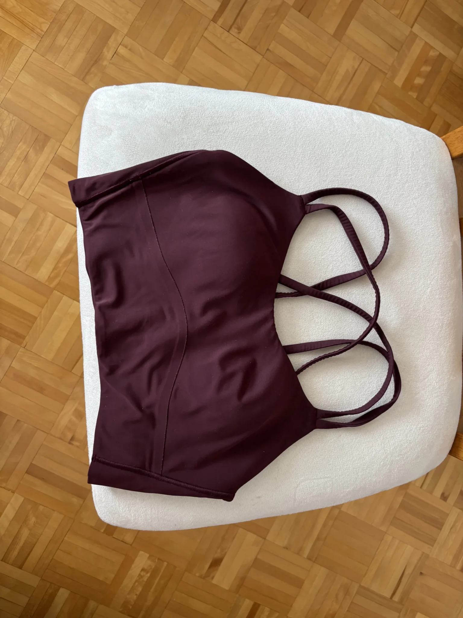 Featured image for Soutien-gorge long « Like a Cloud » de Lululemon – Bourgogne, taille 6
