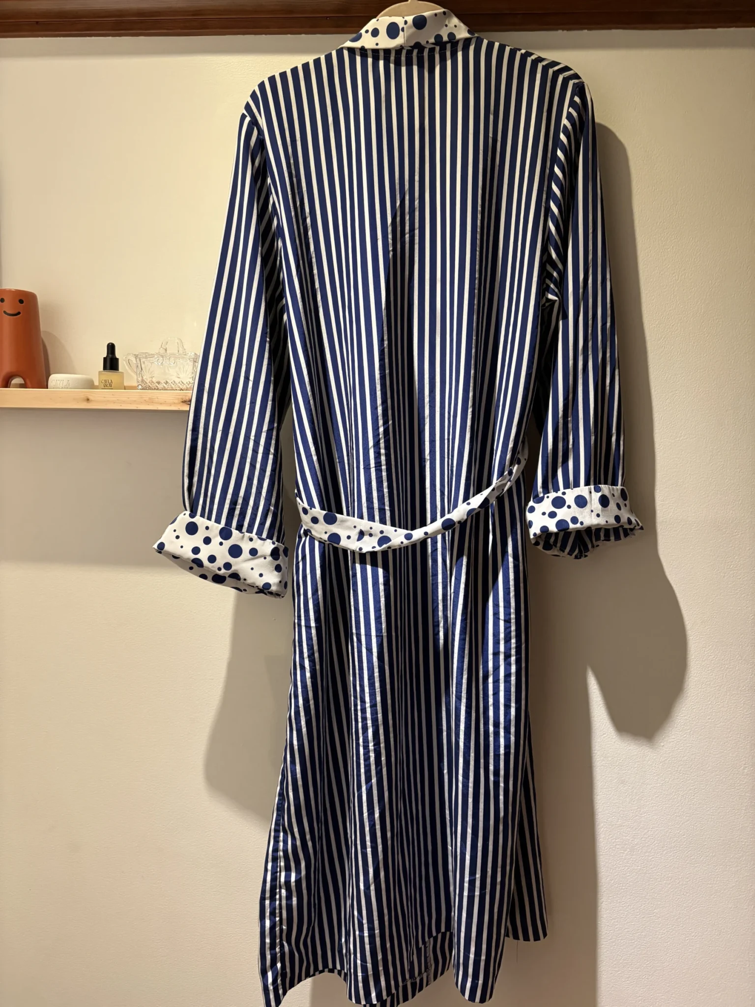 Image for Peignoir vintage Diamond Tea – rayures marine et blanc – détails à pois