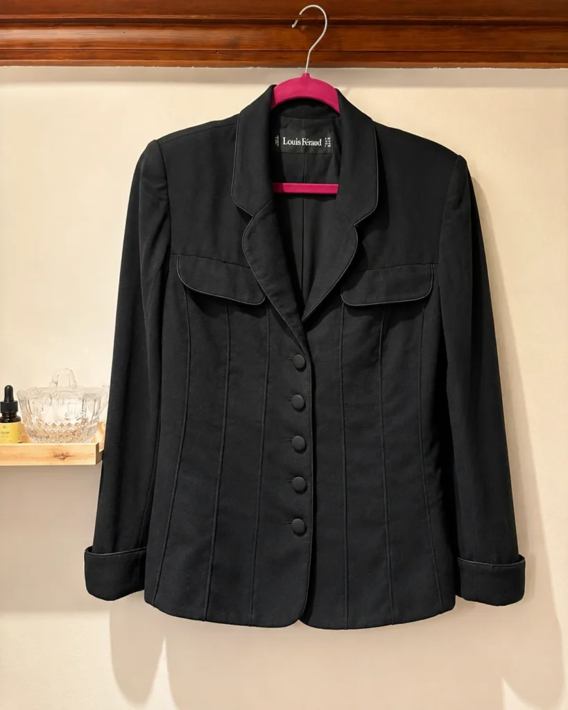 Featured image for Blazer vintage Louis Féraud – noir – taille US 12 / EU
