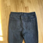Thumbnail for Skinny jeans with a hole in the knee
