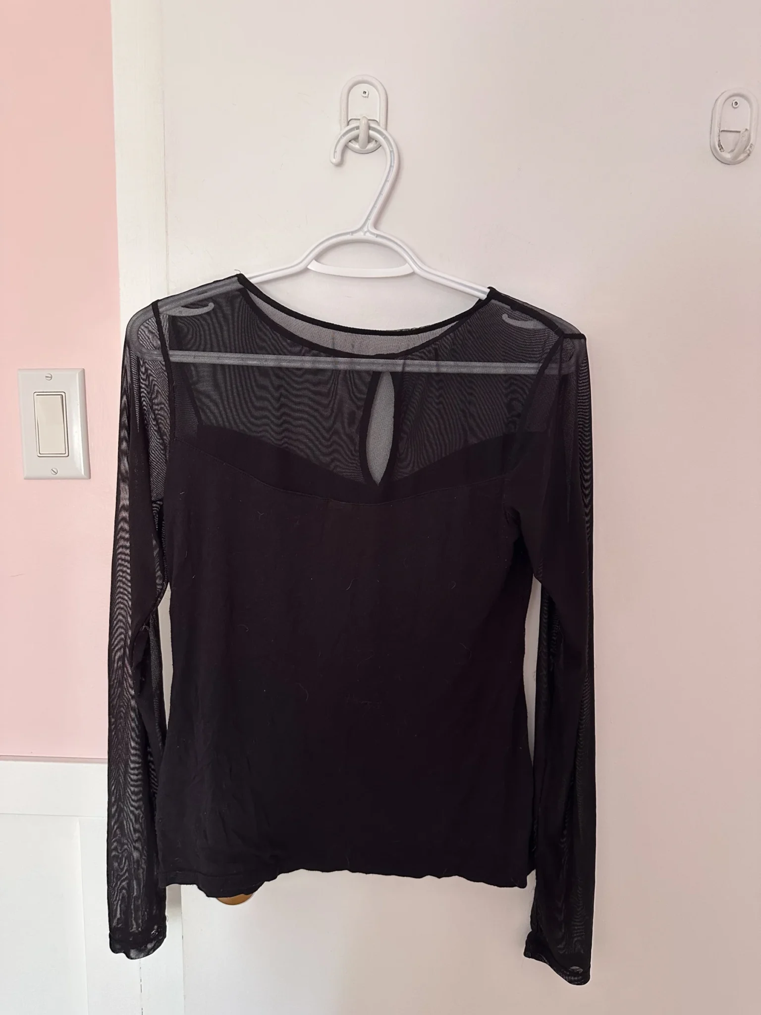 Featured image for Sweater with sleeves and a sheer top