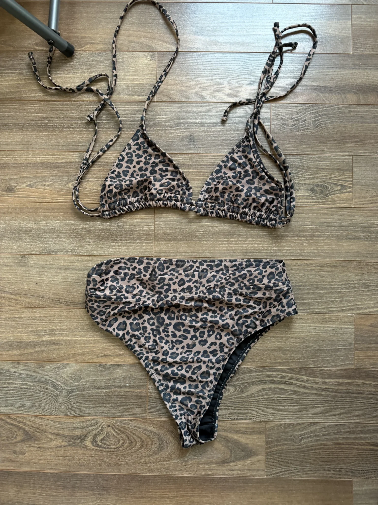 Featured image for Bikini motif léopard