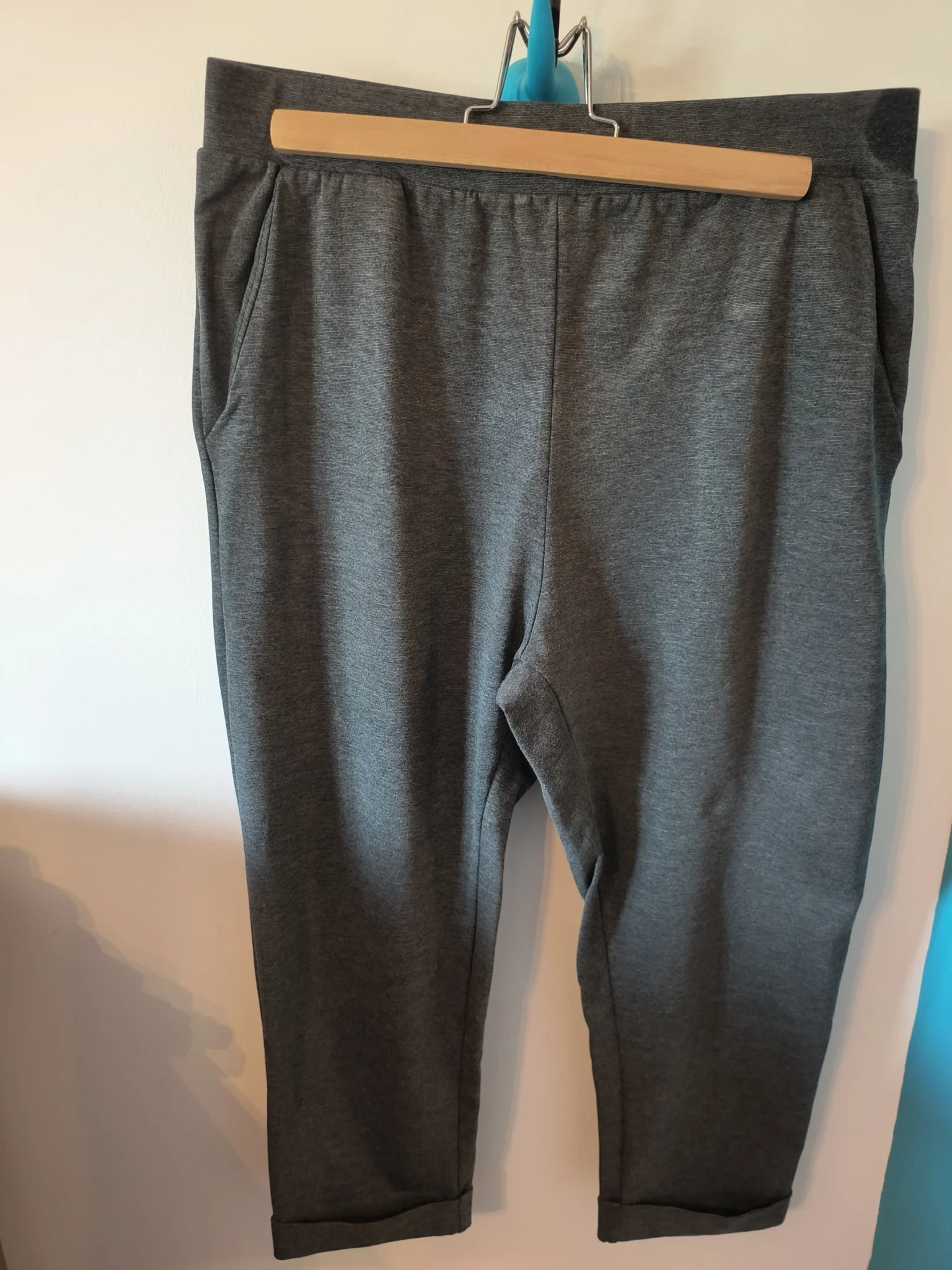 Featured image for Pantalon 3/4 gris - Cherry Bobin
