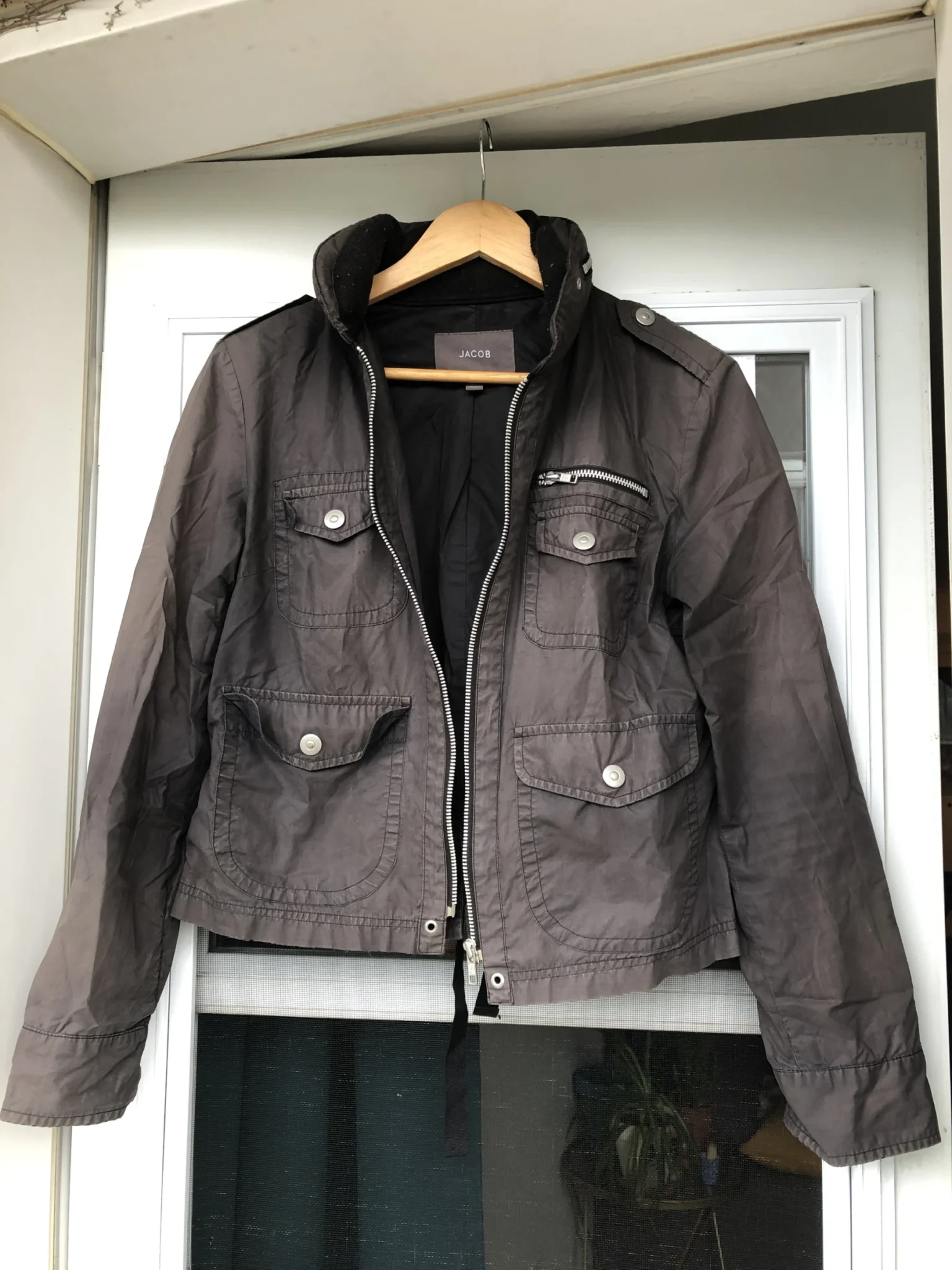 Featured image for Veste courte noire Jacob