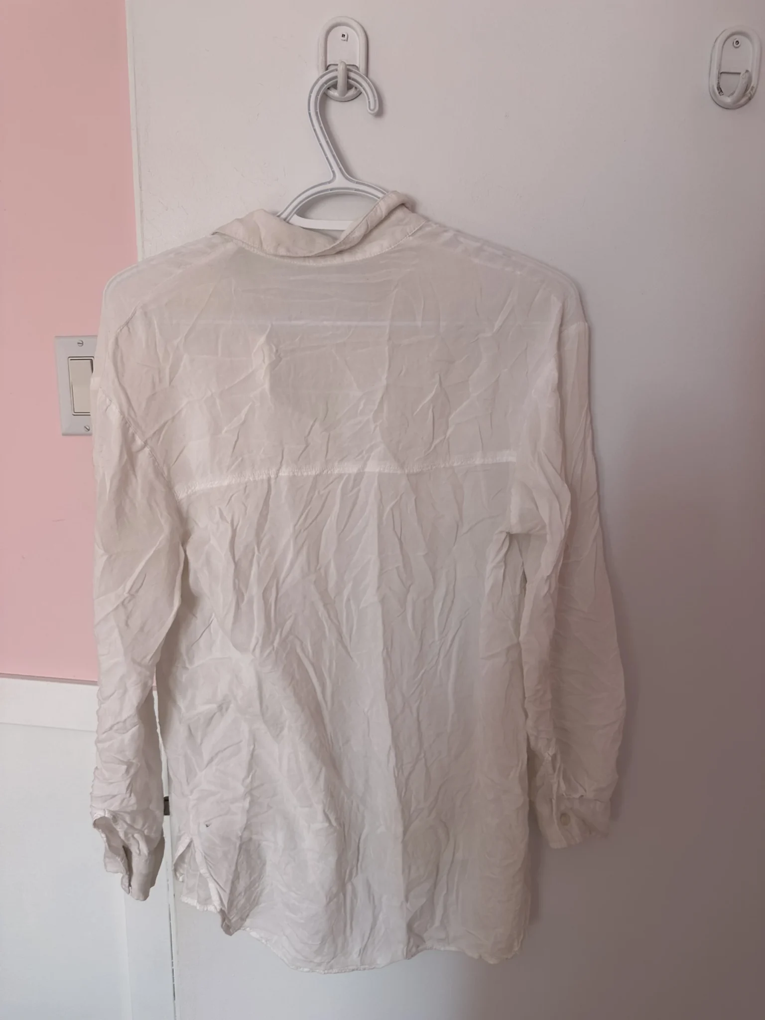 Image for White long-sleeved shirt