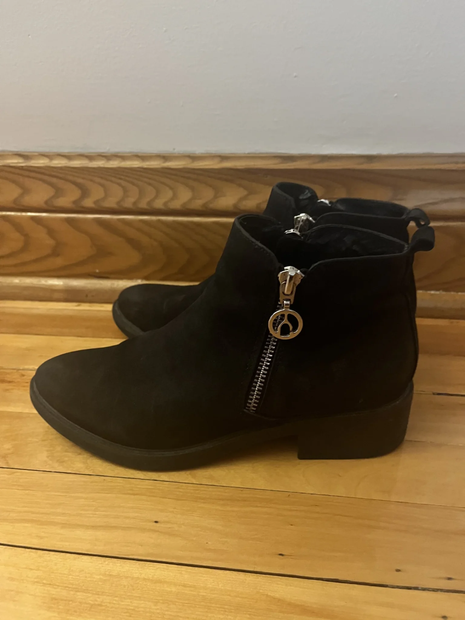 Image for Bottillons noirs à talon plat Wishbone