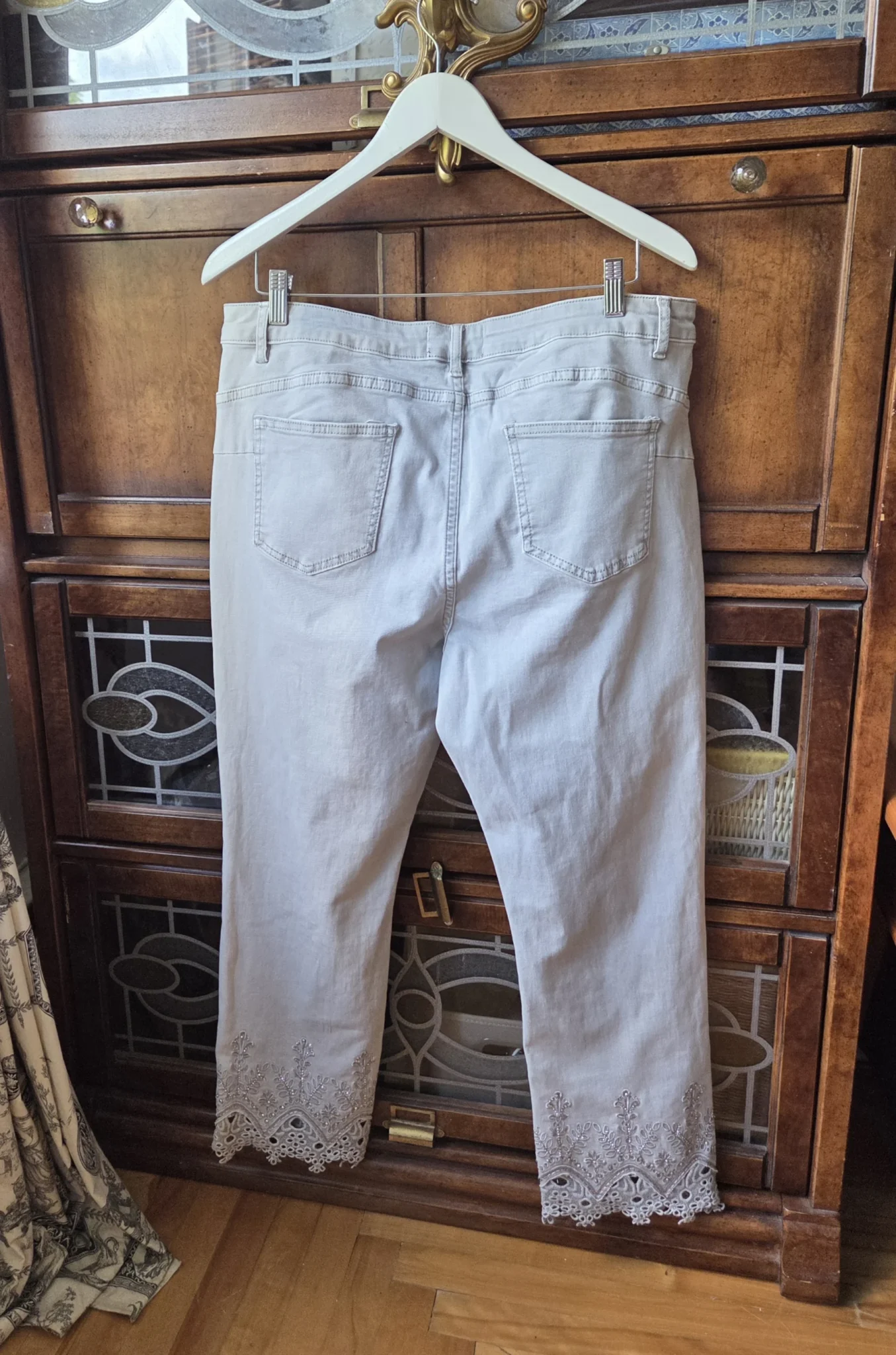 Image for Brand new with tag: Frank Lyman light grey jeans