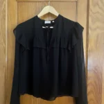 Featured thumbnail for Blouse noire Wilfred (Aritzia) taille XS