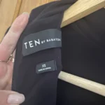 Thumbnail for Robe noire à  épaulettes TEN by Babaton (Aritzia) taille XS
