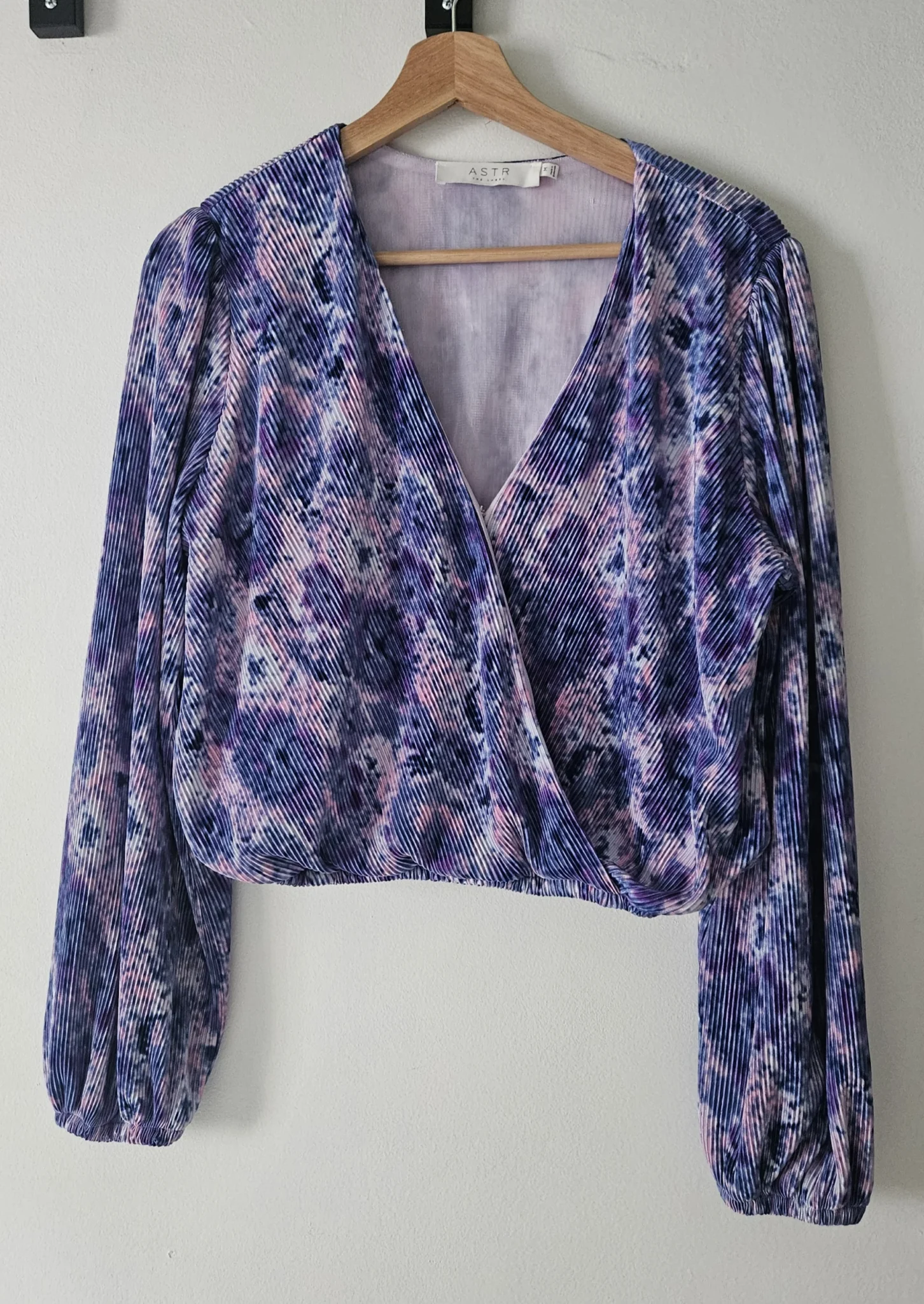 Image for 🌷Wrap-around blouse – ASTR The Label