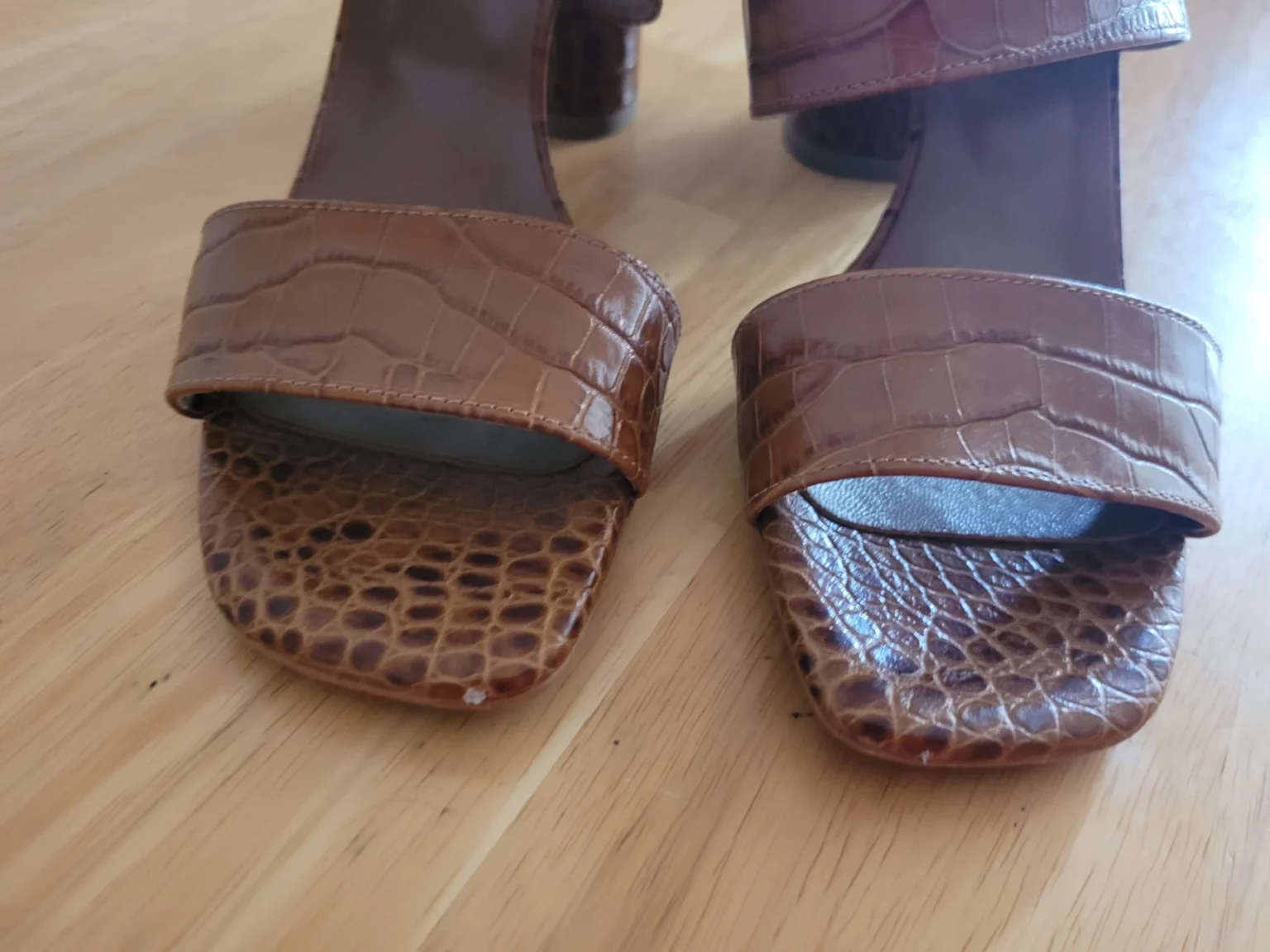 Image for Maguire sandale croco cognac