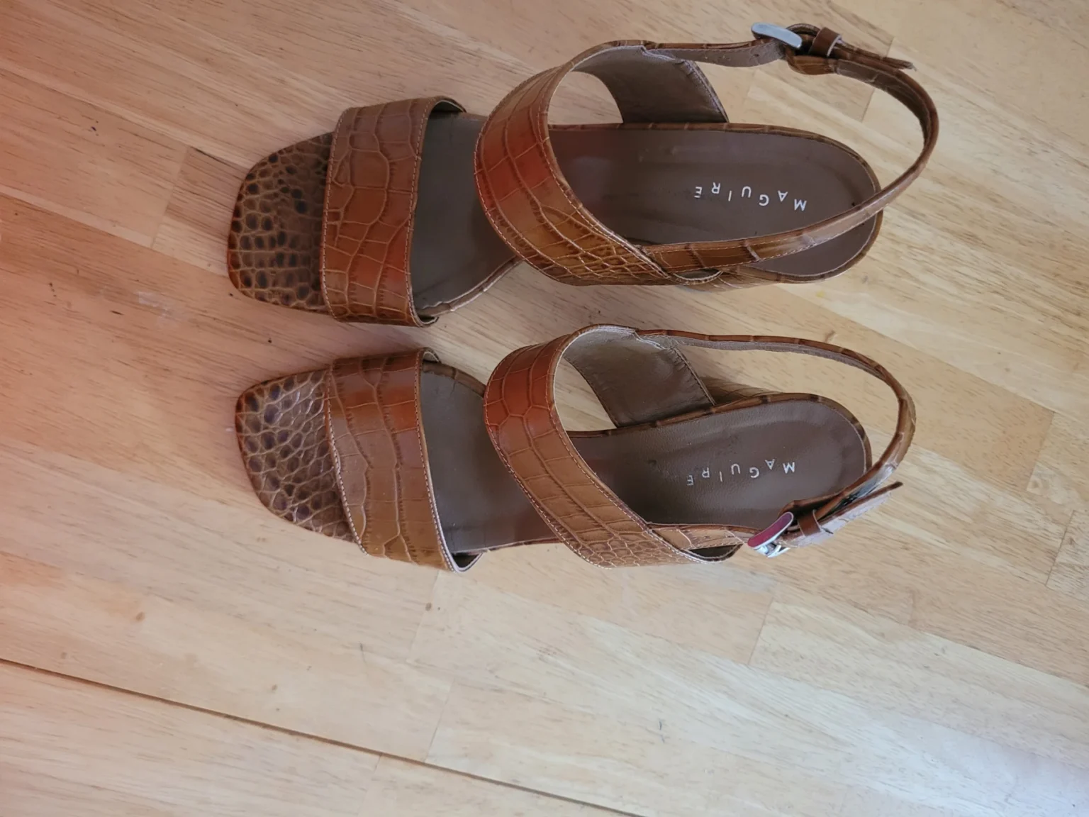 Image for Maguire sandale croco cognac