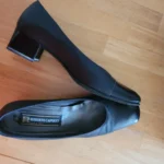 Thumbnail for Roberto Cappuci en cuir