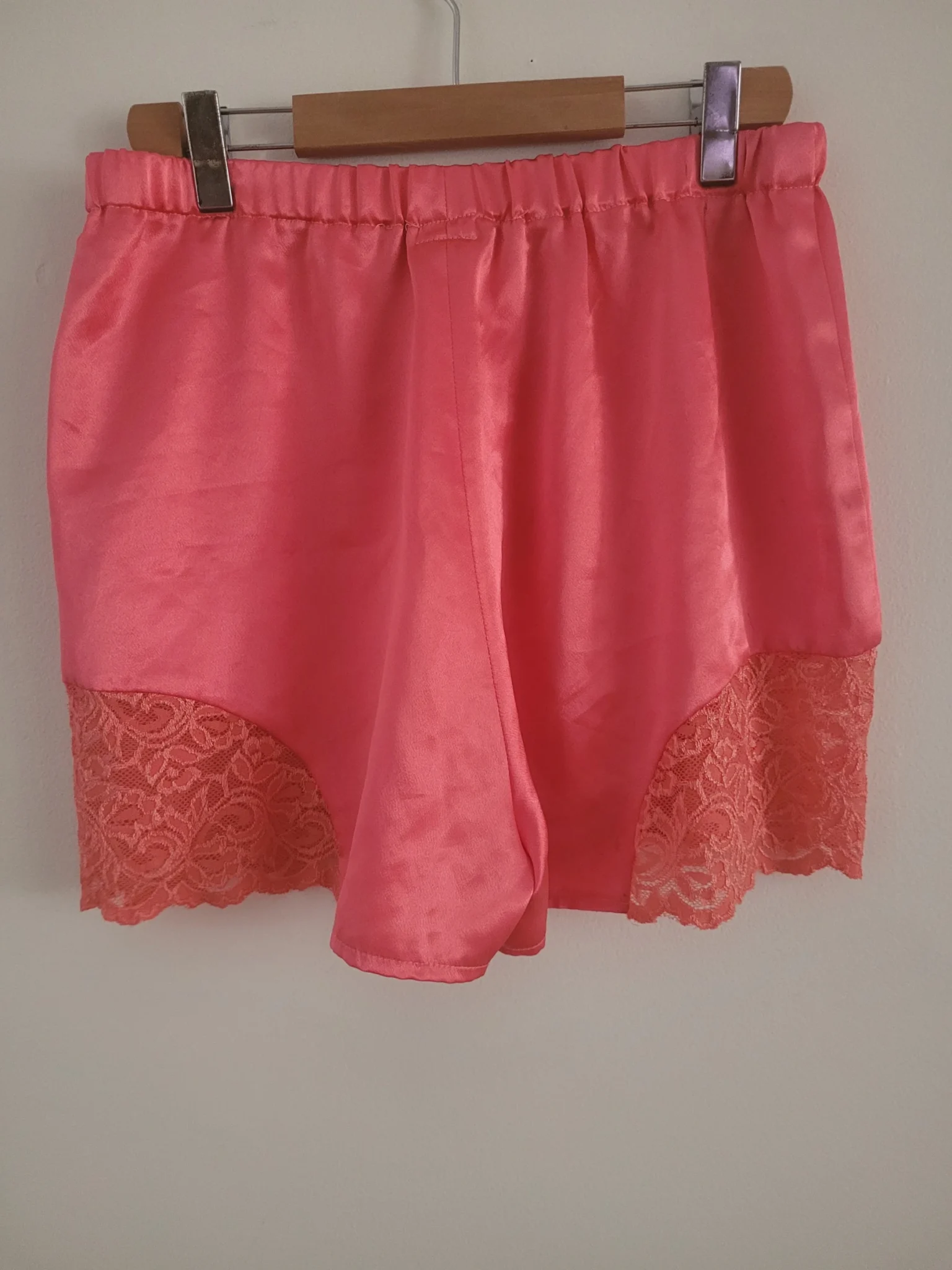 Image for Short satin et dentelle