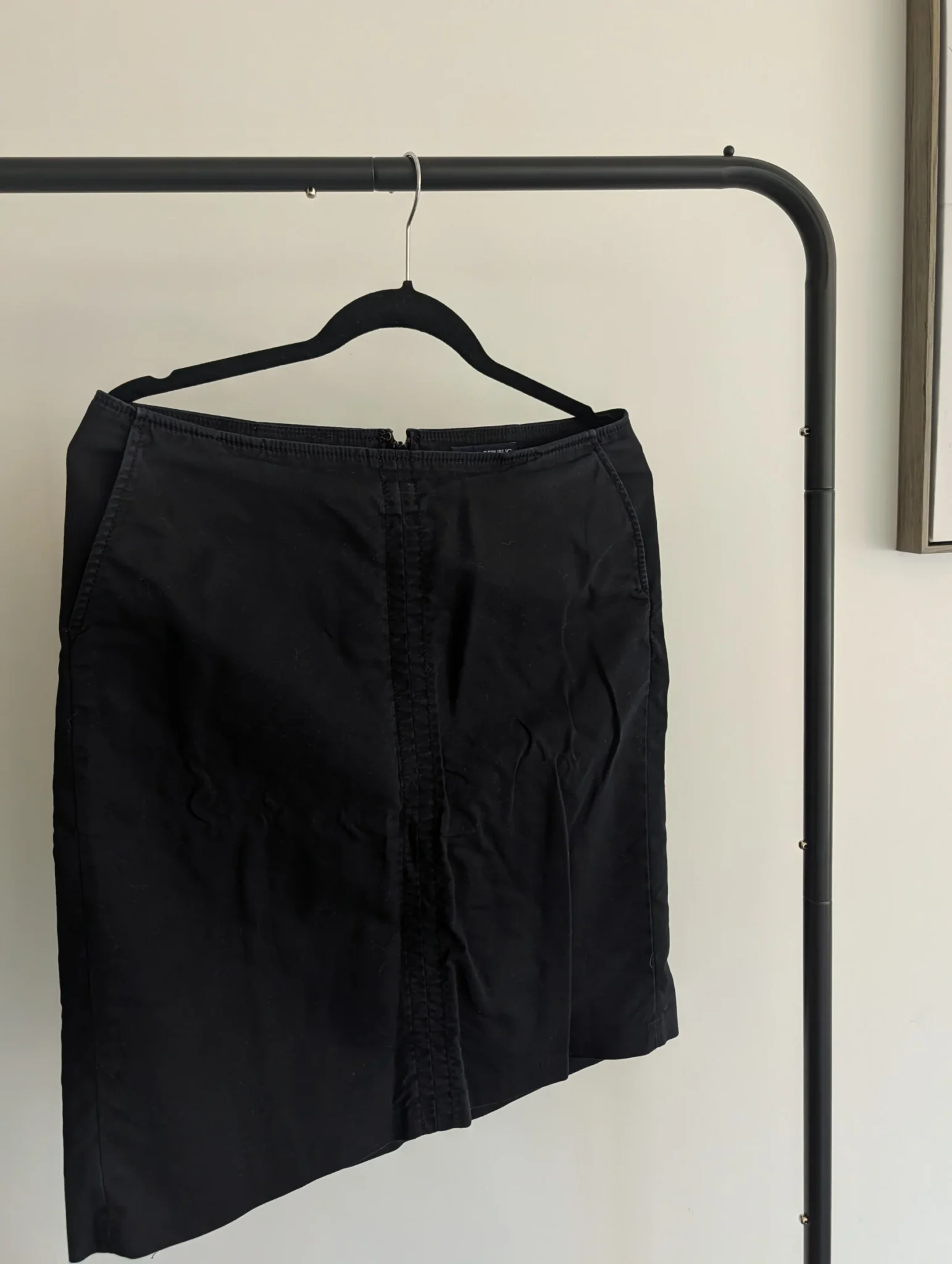 Featured image for Dark blue mid-length skirt by Banana Republic