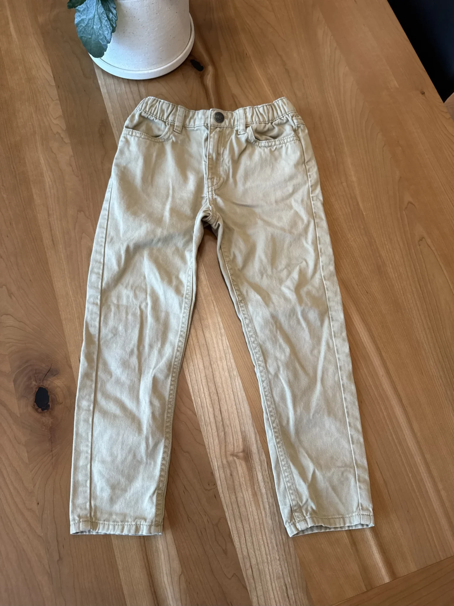 Featured image for Clean beige trousers