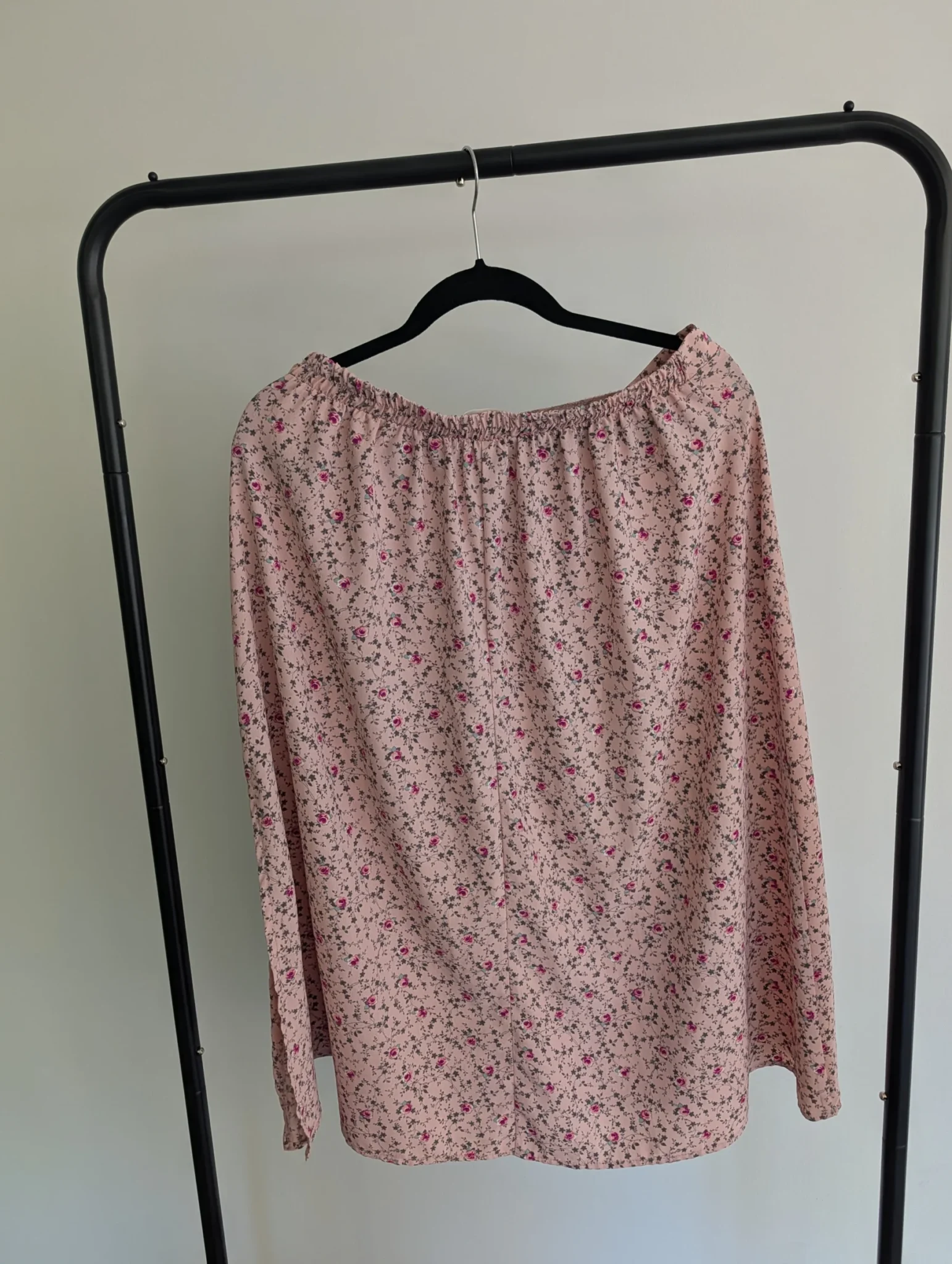Image for Pink 'Romance' skirt with small flowers
