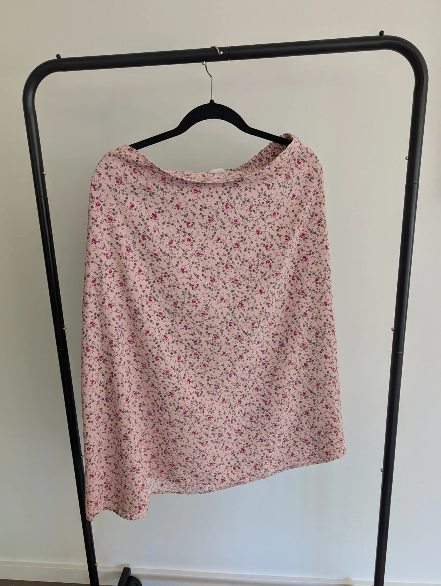 Image for Pink 'Romance' skirt with small flowers