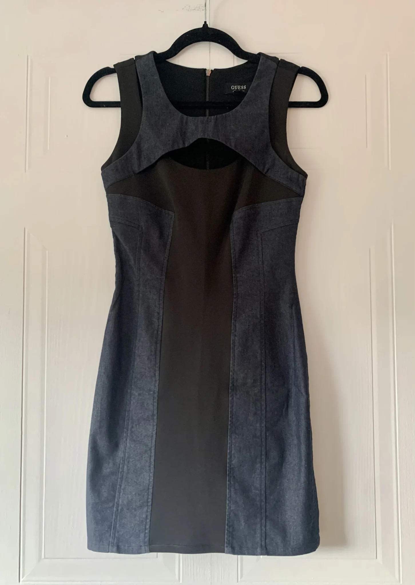 Featured image for Petite robe moulante
