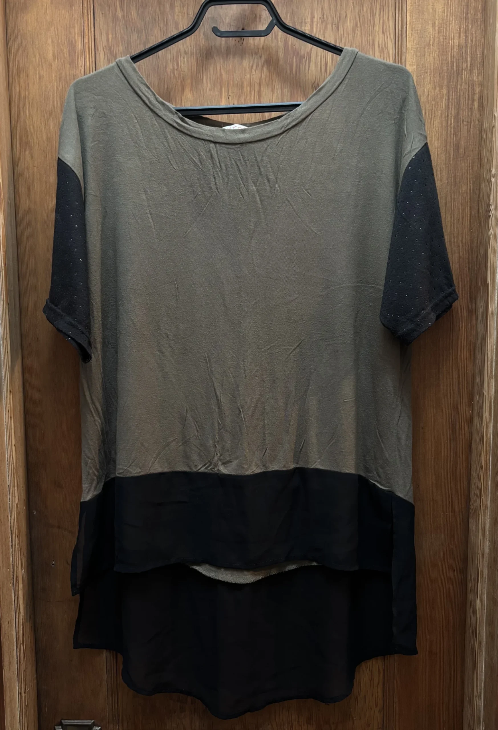 T-shirt Kaki avec voile - Grob Grob seconde main