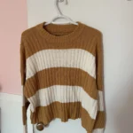 Featured thumbnail for Long-sleeved crop top
