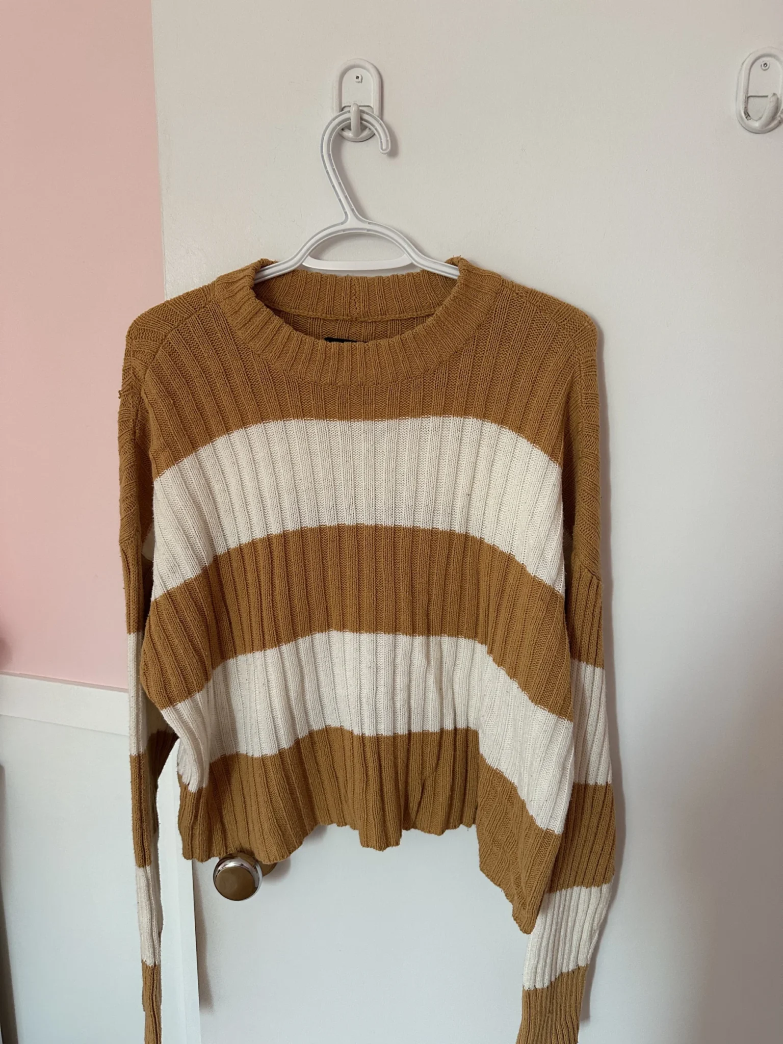 Featured image for Long-sleeved crop top
