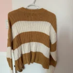 Thumbnail for Long-sleeved crop top