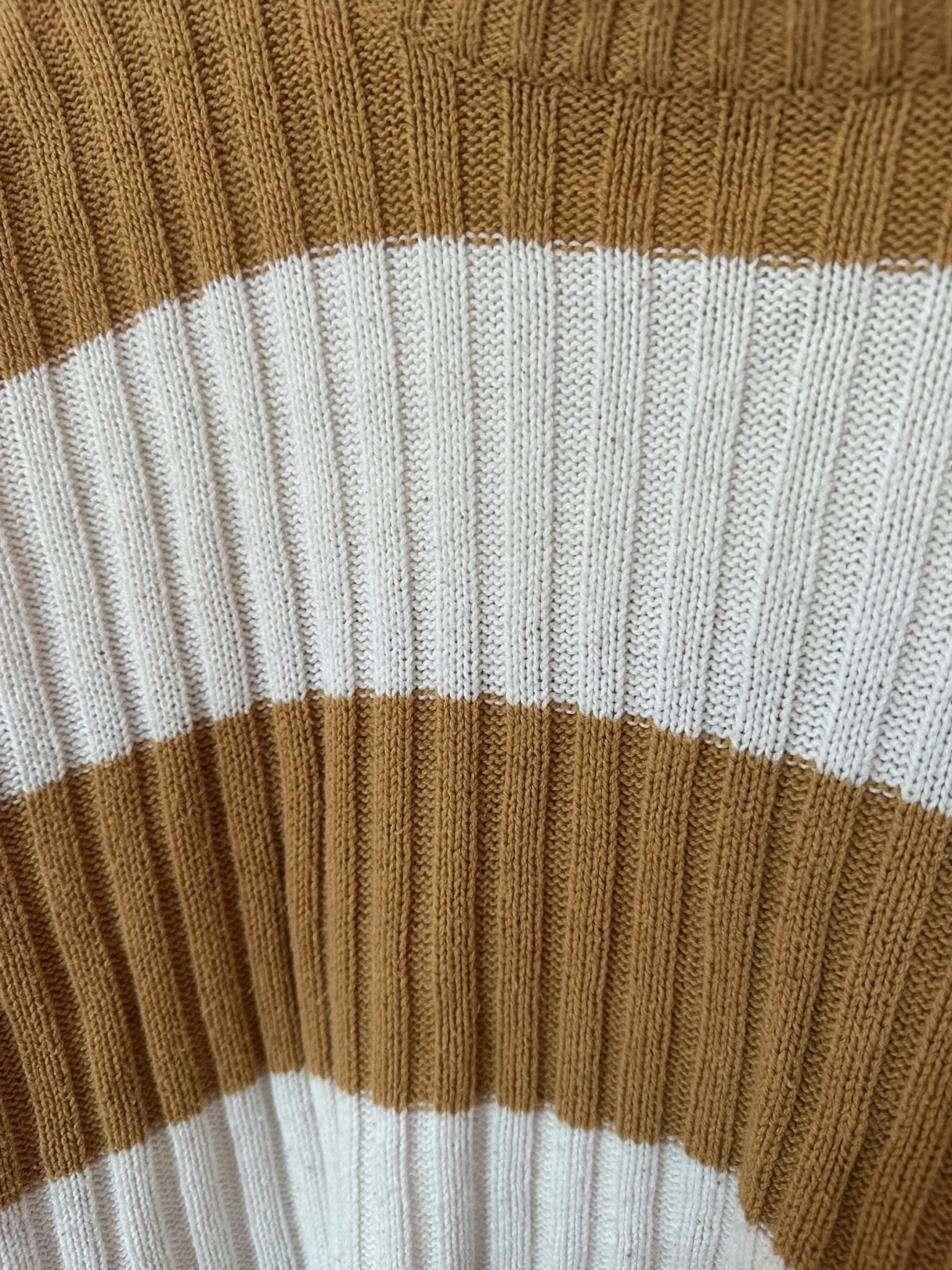 Image for Long-sleeved crop top