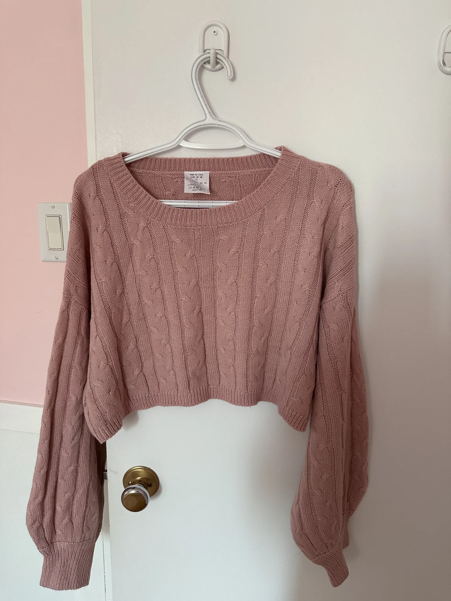 Featured image for Crop-style knitted lounge wear top