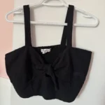 Featured thumbnail for Camisole crop avec noeud à l’avant